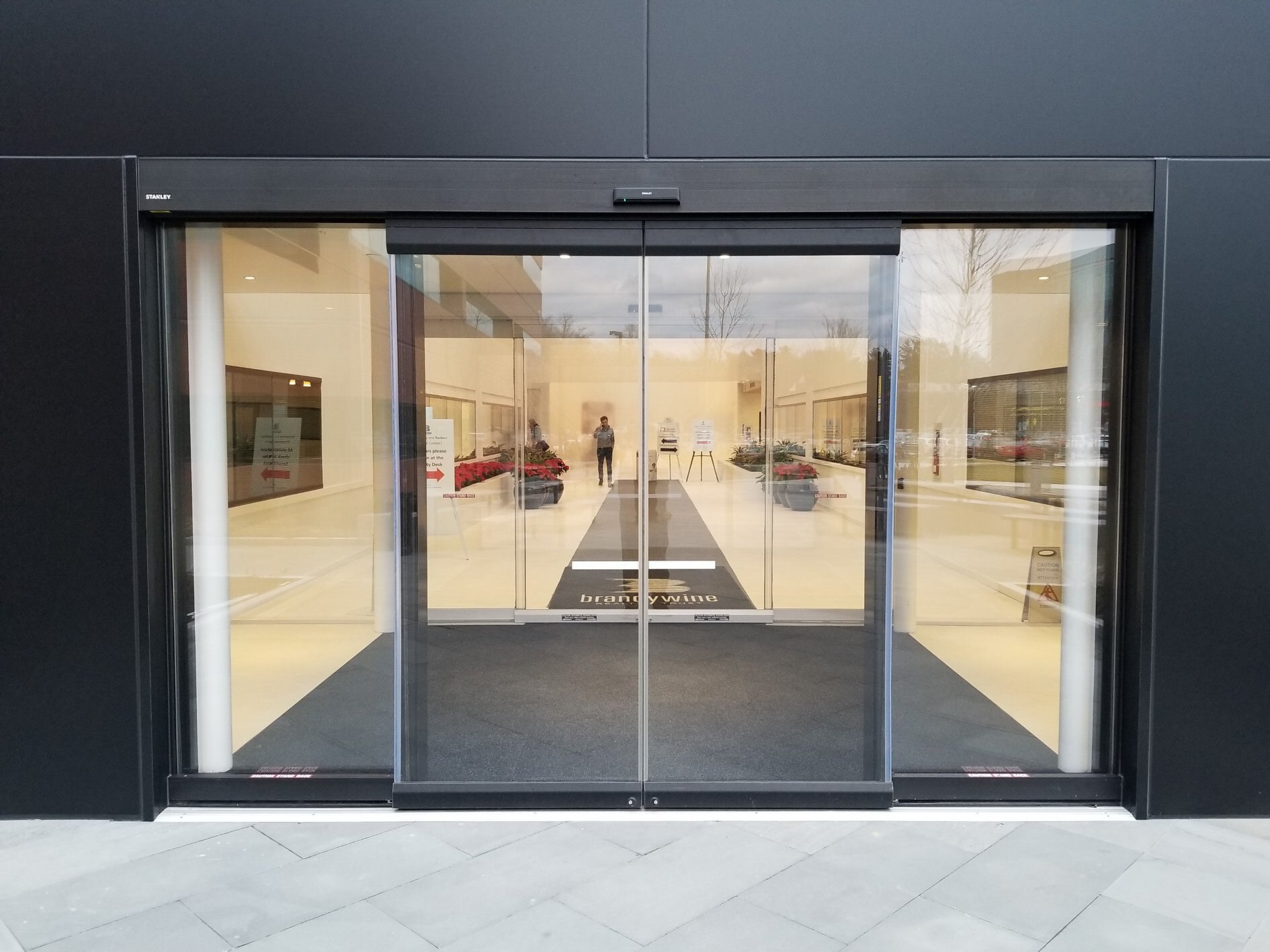 Dura-Glide® All Glass 2000/3000 All-Glass Automatic Sliding Door