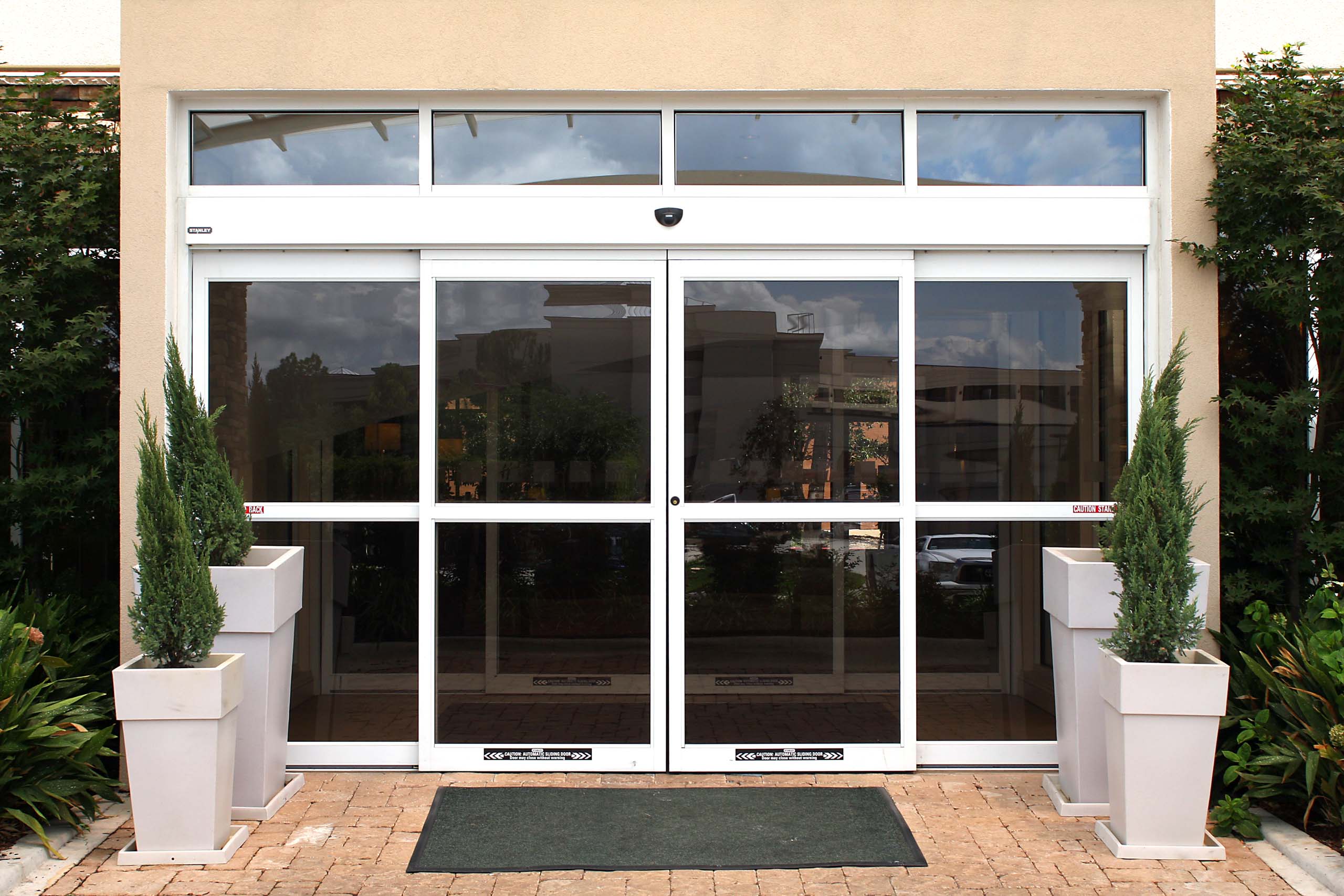 Dura-Glide® All Glass 2000/3000 All-Glass Automatic Sliding Door