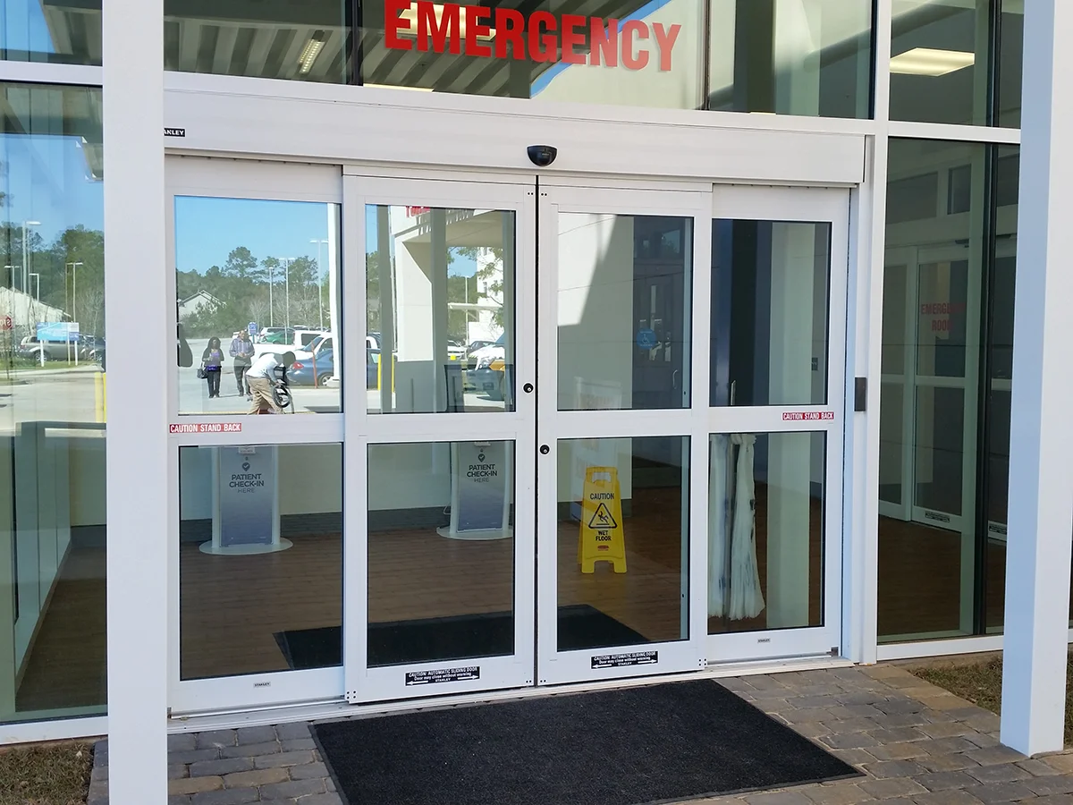 dura-storm-emergency-room.webp Dura-Storm™ Emergency Room Door