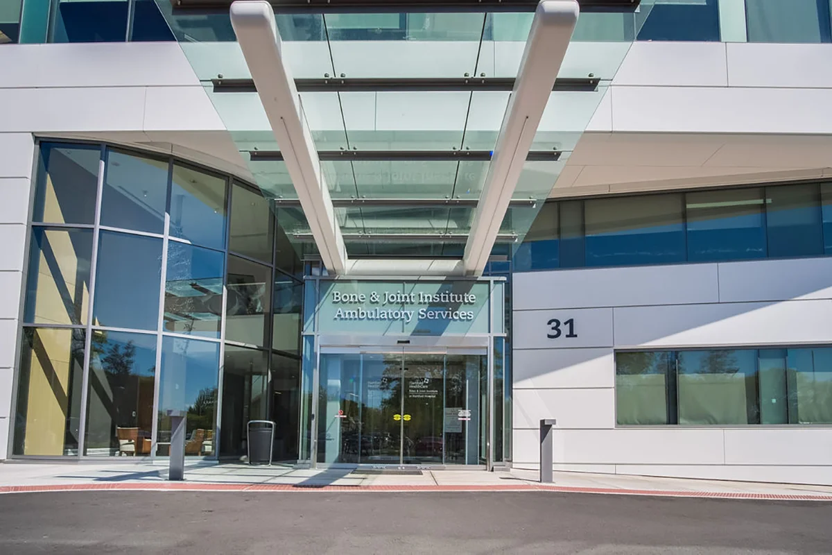 stanleyaccesstechnologies-greenstar.webp Dura-Glide® Greenstar Energy Efficient Sliding Door
