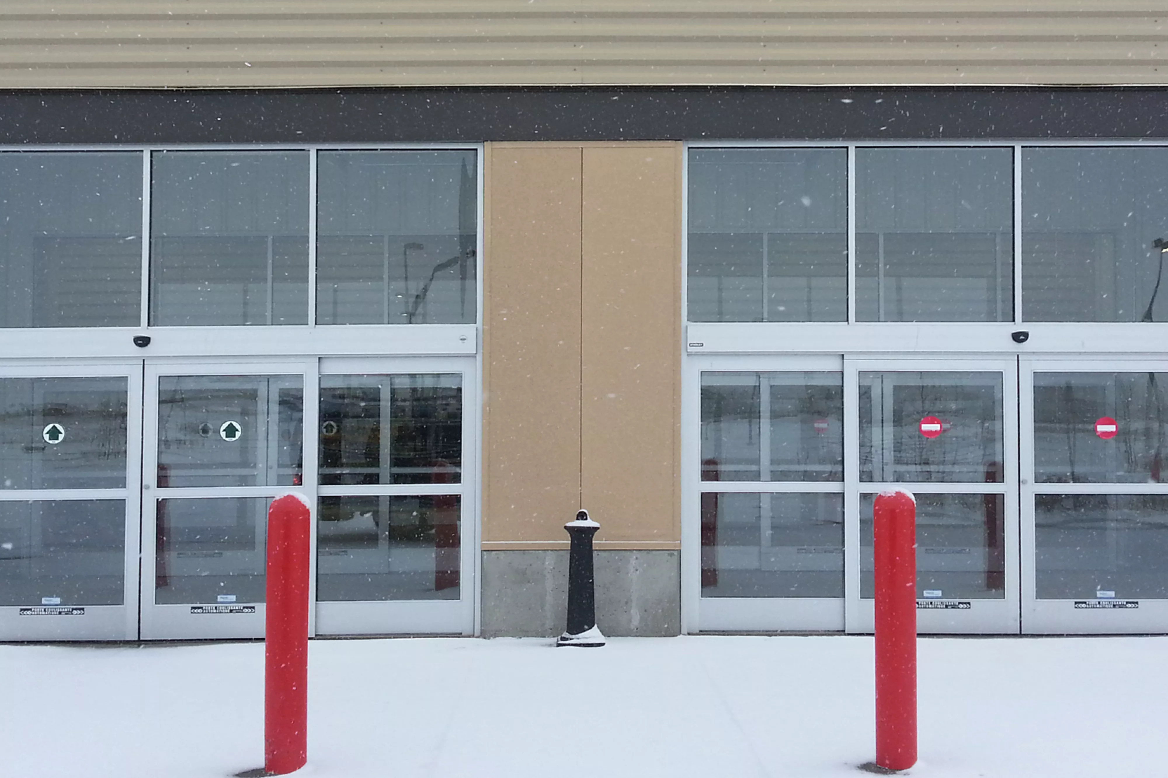 DuraGlide Retail Door - Costco in Snow