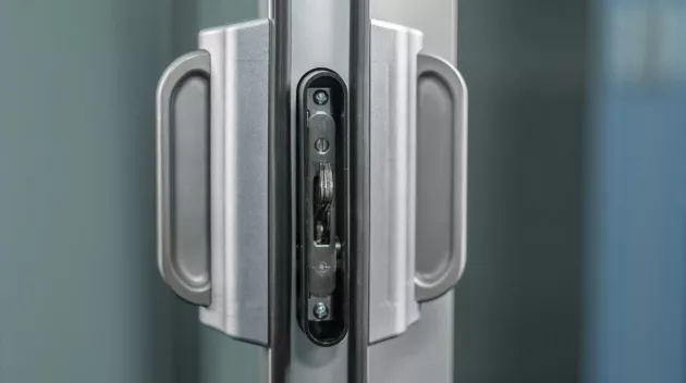 A closeup of the door latch.