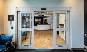  DuraGlide automatic sliding door in Emergency Room setting. Photo Credit: MKM Build Photography www.mkmbuild.com.jpg