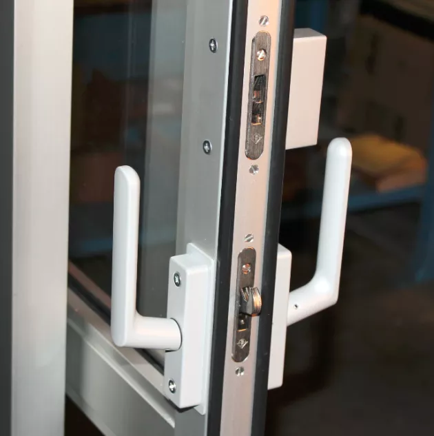 A set of door handles on the 7200 series.
