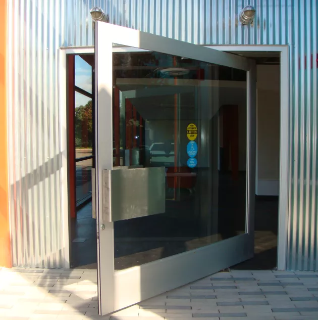 Center Hung Pivot Swing Door