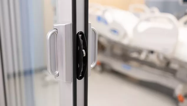 ProCare™ 8500 Manual/Automatic Telescoping ICU Door ICU Wide